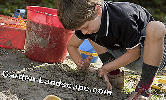 Make gardening and gardening fun for children - (make) Mud play children